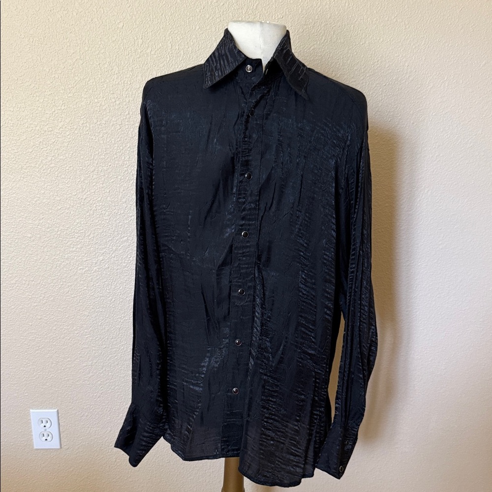 Shrine of Hollywood Men's Black Textured Long-Sleeve Dress Shirt (sz - med)